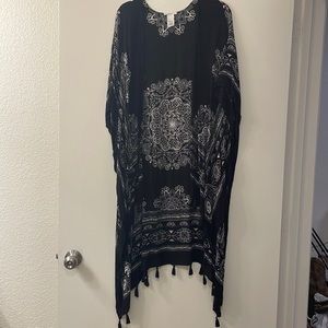 Maurices black bandana ruana